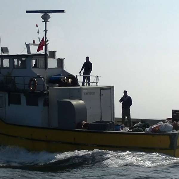 UPDATE: Pescadorul turcesc depistat de nava Gărzii de Coastă a ieşit din zona de competenţă a Poliţiei de Frontieră Române