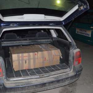 Focuri de armă pentru oprirea contrabandiștilor și peste 16.000 pachete cu ţigări confiscate de poliţiştii de frontieră