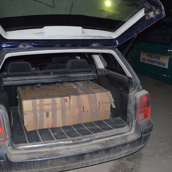 Focuri de armă pentru oprirea contrabandiștilor și peste 16.000 pachete cu ţigări confiscate de poliţiştii de frontieră