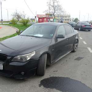 Peste 500 grame de bijuterii din aur și sute de pachete de țigări, descoperite într-un  autoturism, la P.T.F. Giurgiu