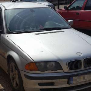 Tutun ascuns în maşină, descoperit în P.T.F Salonta