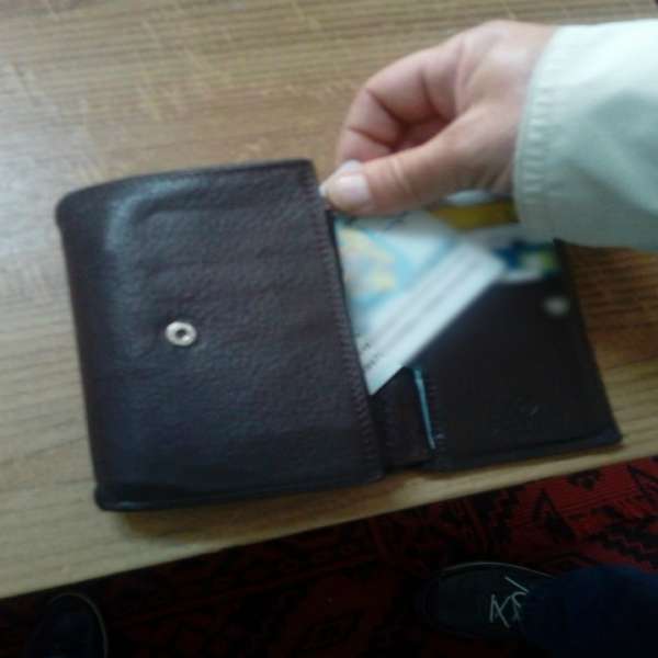 Carte de identitate falsă, descoperită la controlul de frontieră   