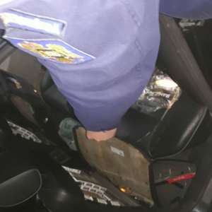 Mercedes antifonat cu țigări de contrabandă