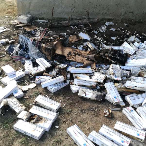 Un botoșănean a fost prins de polițiștii de frontieră în timp ce incendia țigări de contrabandă