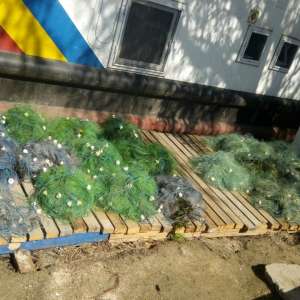 Plase tip monofilament, dispozitiv pentru pescuit electric şi peşte fără documente legale, confiscate de poliţiştii de frontieră tulceni