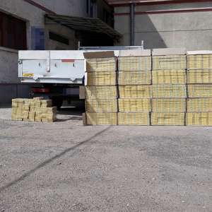 Trei cetățeni români cercetați pentru contrabandă și 24.000 de pachete cu țigări confiscate la frontiera de nord