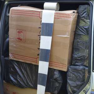 Aproximativ 31.000 pachete cu ţigări de contrabandă, confiscate la frontiera de nord a României