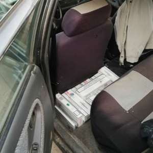 Autoturism plin cu țigări de contrabandă, depistat de polițiștii de frontieră timișeni   	