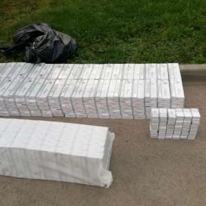 Autoturism plin cu țigări de contrabandă, depistat de polițiștii de frontieră timișeni   	