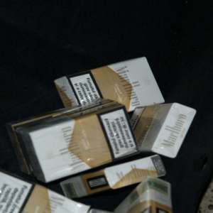 Țigări de contrabandă descoperite la frontiera de est