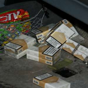 Țigări de contrabandă descoperite la frontiera de est