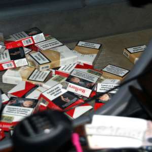 Țigări de contrabandă descoperite la frontiera de est