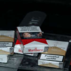 Țigări de contrabandă descoperite la frontiera de est