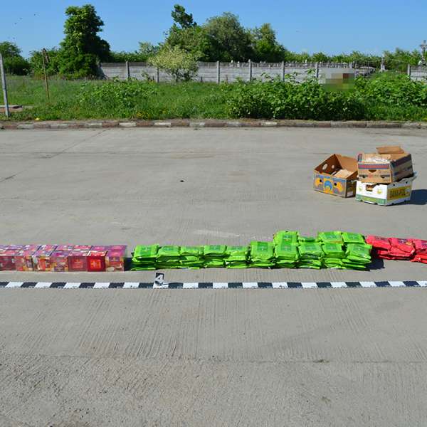 122 kg tutun și 2.370 pachete țigări confiscate de polițiștii de frontieră