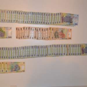 Peste 91.900 de pachete cu țigări de contrabandă descoperite în urma unor percheziţii domiciliare