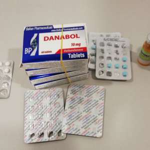 Substanţe anabolizante ascunse în bagaj, descoperite la Punctul de Trecere a Frontierei Aeroport Iași