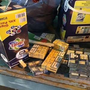 Țigări în cutii de detergent, descoperite în PTF Halmeu