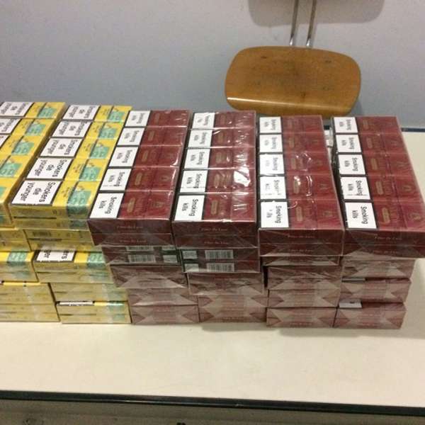 Țigări ascunse în bordul unui autoturism, depistate în P.T.F. Siret