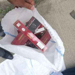 Alt autocamion, aceeași metodă de ascundere a țigărilor de contrabandă