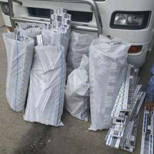 Alt autocamion, aceeași metodă de ascundere a țigărilor de contrabandă
