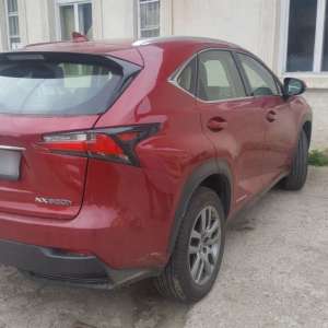 Patru autoturisme căutate de autorităţi, descoperite la frontieră