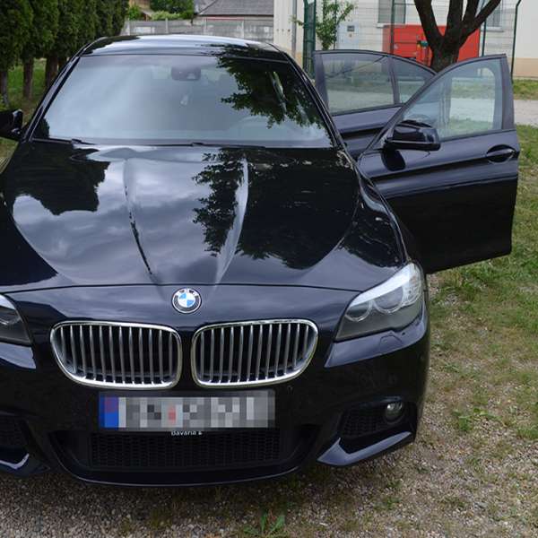 Patru autoturisme căutate de autorităţi, descoperite la frontieră