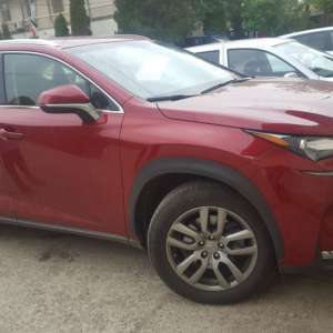 Patru autoturisme căutate de autorităţi, descoperite la frontieră