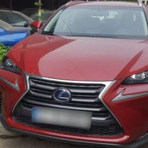 Patru autoturisme căutate de autorităţi, descoperite la frontieră