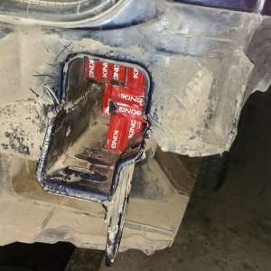 Țigări de contrabandă descoperite la frontiera de est  