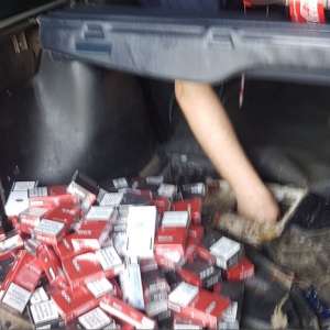Țigări de contrabandă descoperite la frontiera de est  