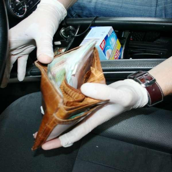 Grup infracţional specializat în contrabandă cu ţigări, destructurat de poliţiştii de frontieră ieşeni