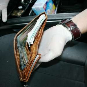 Grup infracţional specializat în contrabandă cu ţigări,destructurat de poliţiştii de frontieră ieşeni              