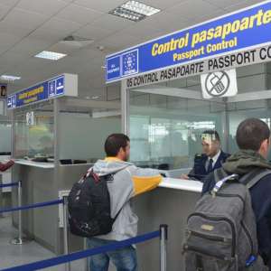 Documente false, descoperite la controlul de frontieră de pe Aeroprtul Cluj-Napoca