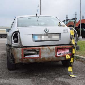 Peste 1.200 pachete de ţigări, depistate ascunse intr-un autoturism la PTF Borș