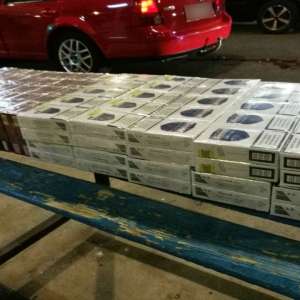 Țigări de contrabandă ascunse în bagaje