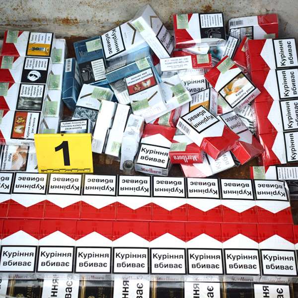 Peste 50.000 de ţigarete, depistate ascunse într-un autoturism la P.T.F. Borș