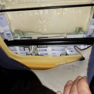 Aproximativ 20.000  de ţigarete de contrabandă descoperite la frontiera de est