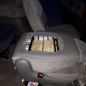 Aproximativ 20.000  de ţigarete de contrabandă descoperite la frontiera de est