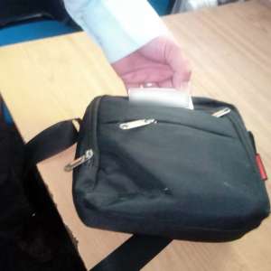 Carte de identitate falsă, descoperită la controlul de frontieră   