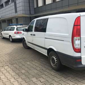 Microbuz furat din Marea Britanie, descoperit de polițiștii de frontieră din Negrești Oaș