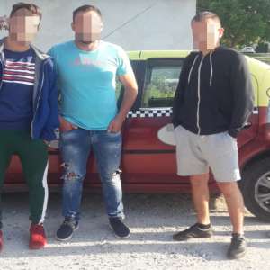 Patru cetăţeni din Kosovo, opriţi la frontiera de sud-vest