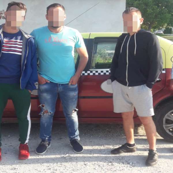Patru cetăţeni din Kosovo, opriţi la frontiera de sud-vest