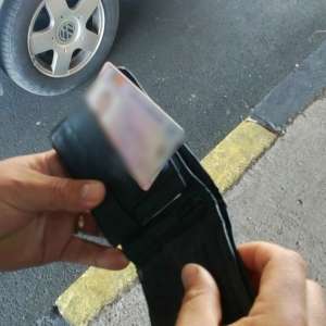 Permis de conducere fals, ascuns în buzunar