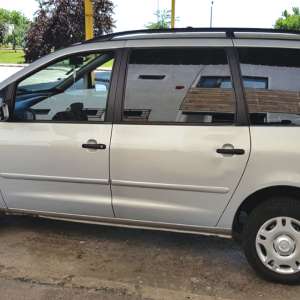 Autoturism neinmatriculat şi cu numere false, depistat de poliţiştii de frontieră arădeni