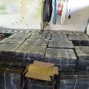 Aproximativ 55.000 de pachete cu ţigări de contrabanda confiscate la frontiera cu Ucraina