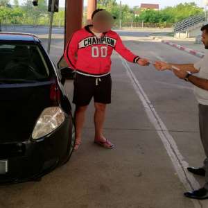 Un autoturism, doi prieteni, trei infracțiuni