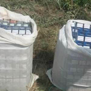 Țigări confiscate la frontiera de nord, introduse în țară cu ajutorul unei drone