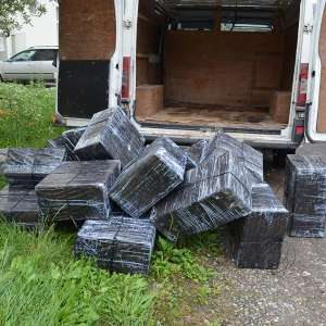 Peste 15.000 pachete țigări confiscate de polițiștii de frontieră