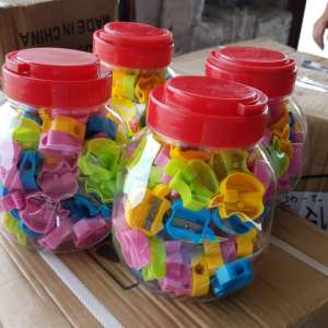 Peste 8.800 diverse bunuri, susceptibile a fi contrafăcute și zeci de mii de bunuri nedeclarate, confiscate în Portul Constanţa Sud Agigea