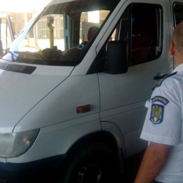 Certificat de înmatriculare fals, descoperit la Albiţa